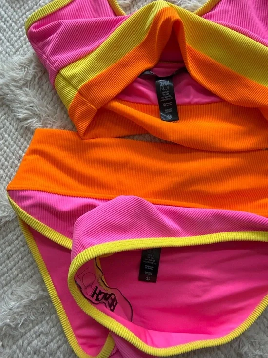 New Beach Riot Bikini Set - Picture 5 of 6
